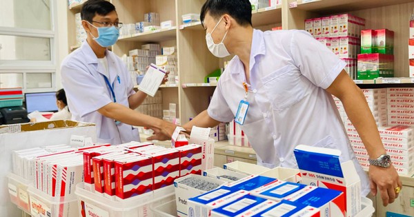Thủ tướng chỉ đạo đảm bảo cung ứng thuốc và thiết bị y tế
